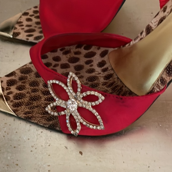 Vintage Red Diva 4” heels with animal print! - Picture 5 of 8